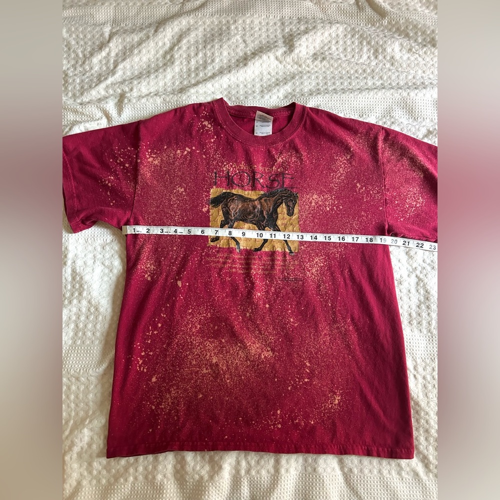 Gildan Medium Bleach Dyed Horse Graphic Tee | Red Distressed Style - Picture 7 of 9
